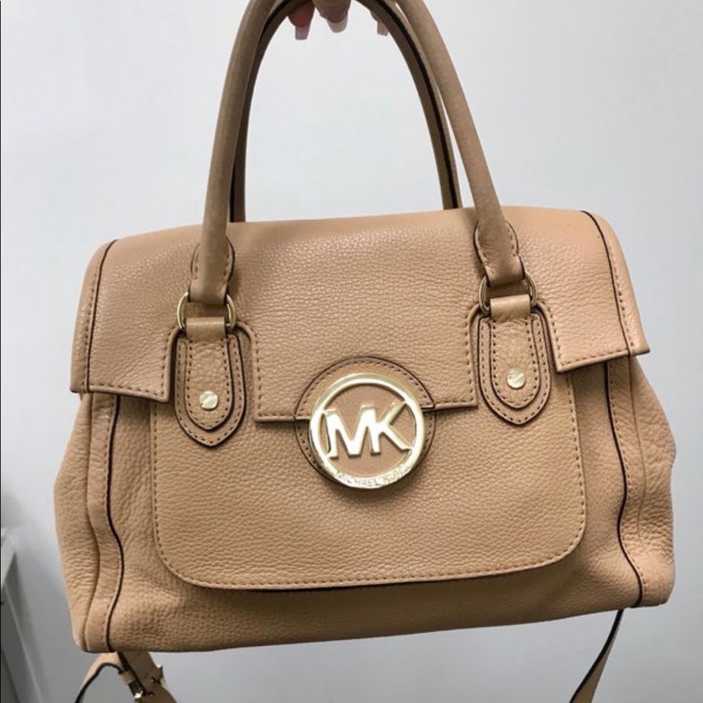 MIchael Kors purse - Picture 1 of 3